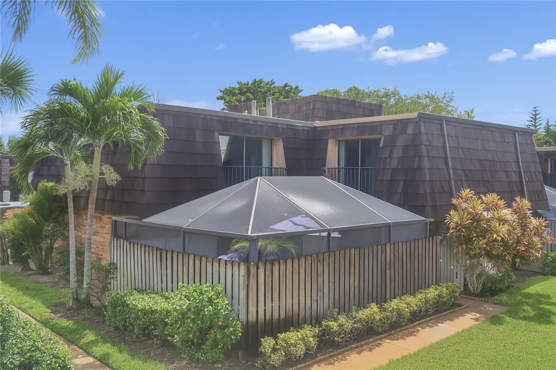 465 East Waverly Place, Unit 8B Vero Beach, FL 32960 - Photo 1 of 28