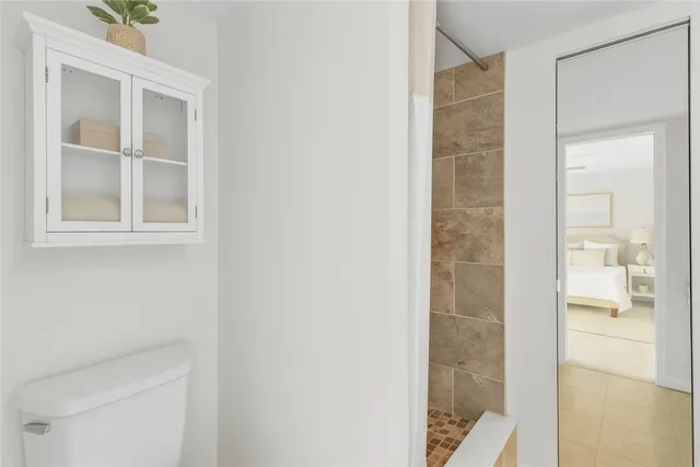 $225,000 | 465 East Waverly Place, Unit 8B, Vero Beach, FL 32960