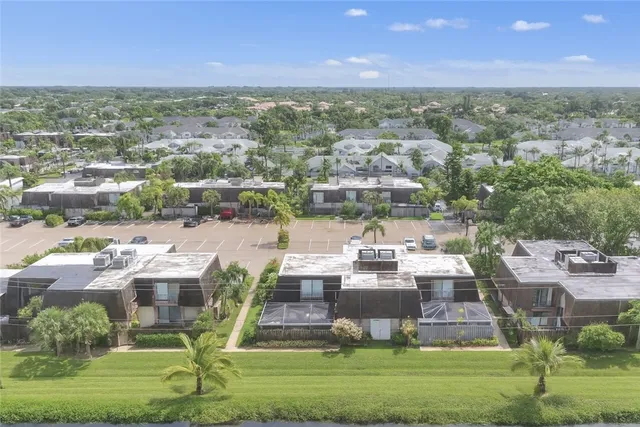 $225,000 | 465 East Waverly Place, Unit 8B, Vero Beach, FL 32960