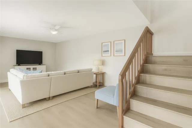 $225,000 | 465 East Waverly Place, Unit 8B, Vero Beach, FL 32960