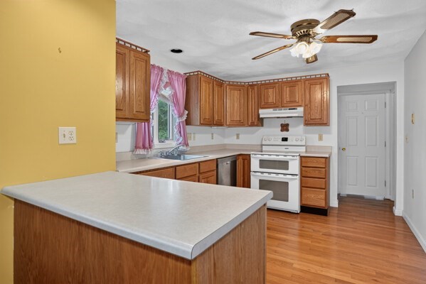 2 Frances Road Burlington, MA 01803 - Photo 22 of 41