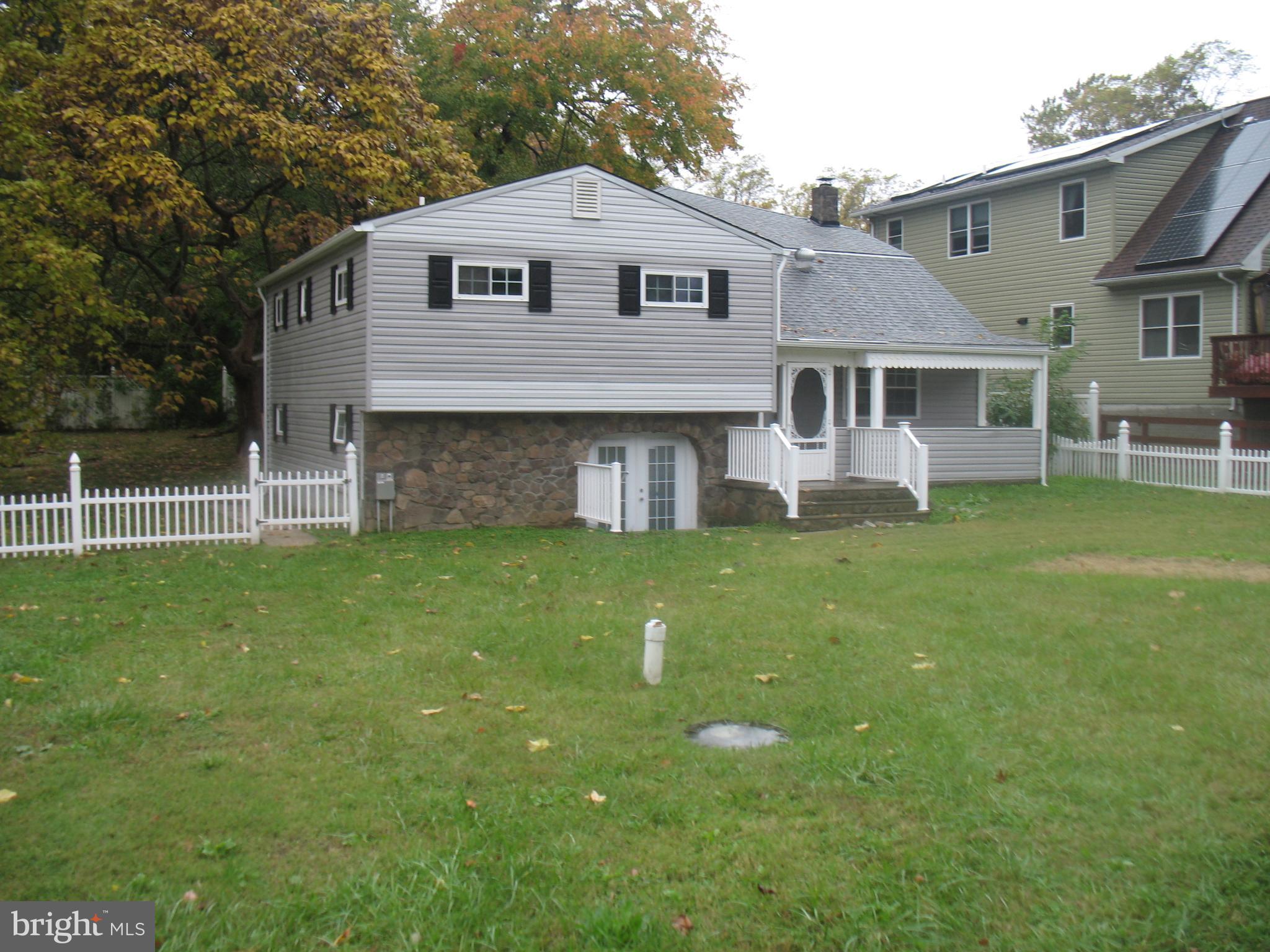1002 Cedar Creek Road Baltimore, MD 21221 - Photo 4 of 37