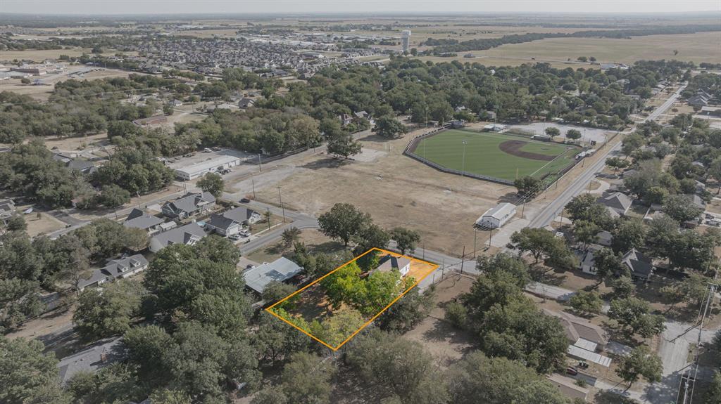 208 South Harrison Street Pilot Point, TX 76258 - Photo 20 of 21 Gallery Image 20