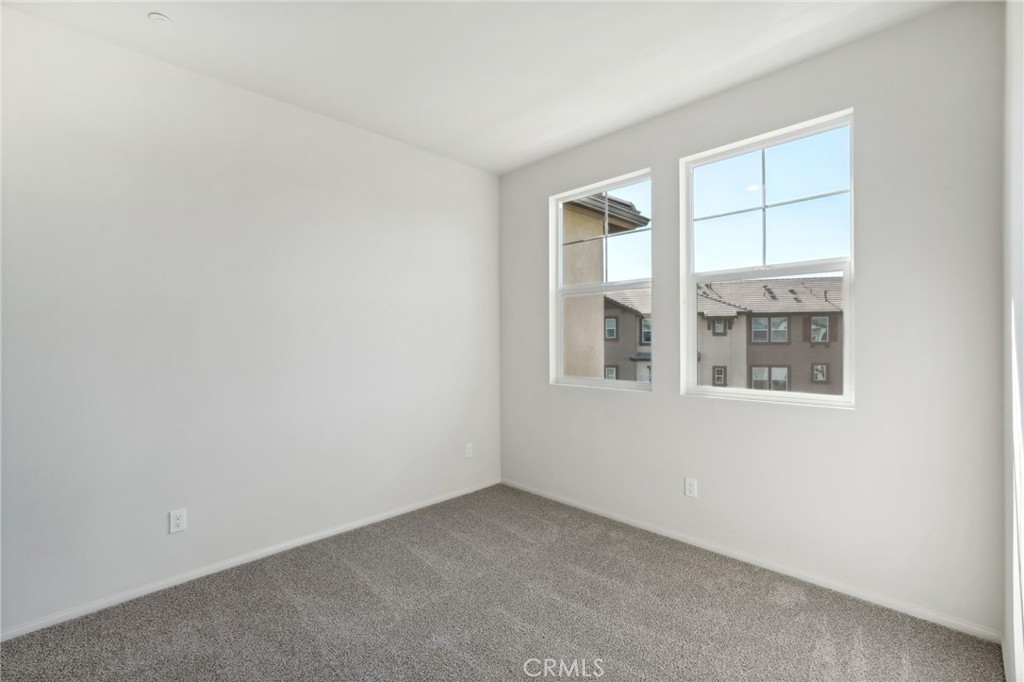 28022 Melrose Drive Temecula, CA 92591 - Photo 17 of 35 an empty room with a window