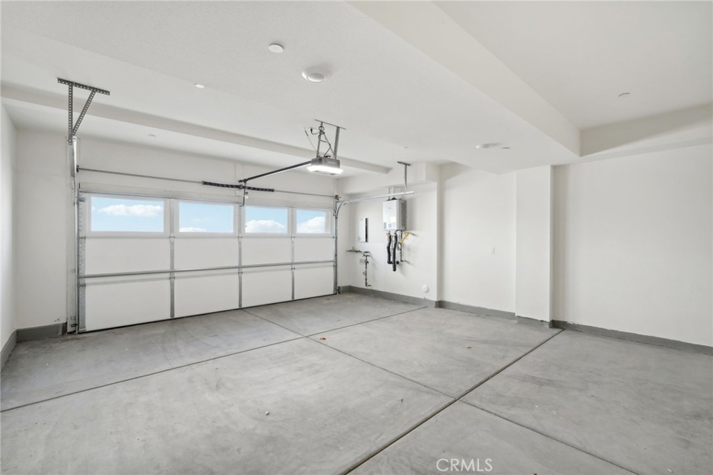 28022 Melrose Drive Temecula, CA 92591 - Photo 33 of 35 a view of a garage