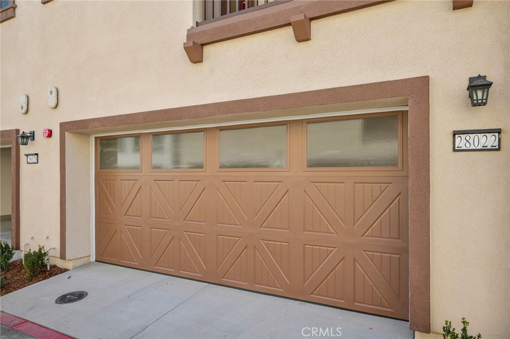 28022 Melrose Drive Temecula, CA 92591 - Photo 4 of 35 a view of an entryway