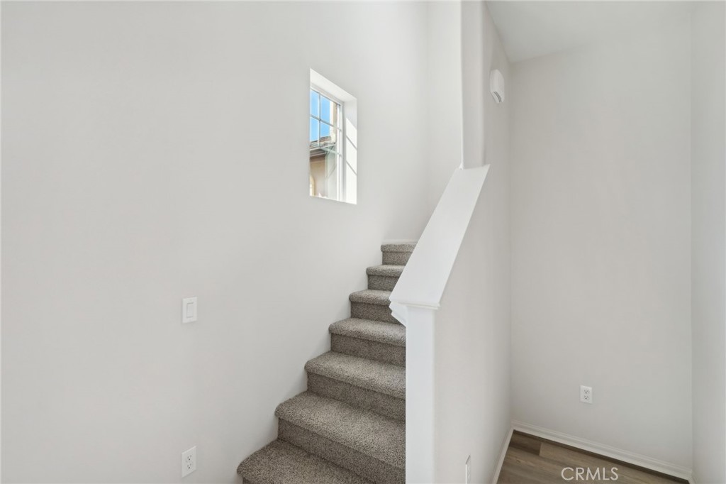 28022 Melrose Drive Temecula, CA 92591 - Photo 8 of 35 a view of entryway with white walls