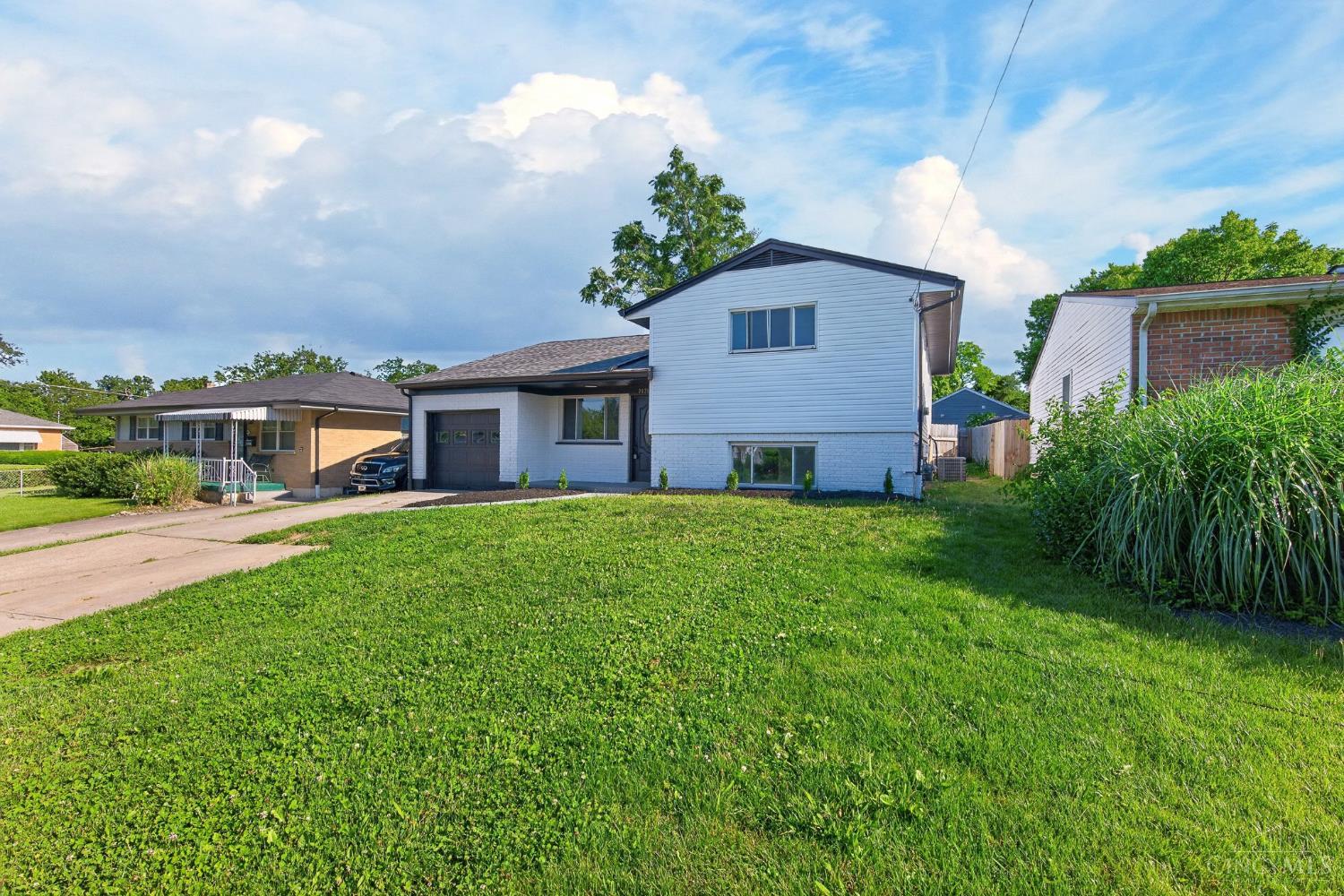 2029 Innes Avenue Cincinnati, OH 45224 - Photo 3 of 45