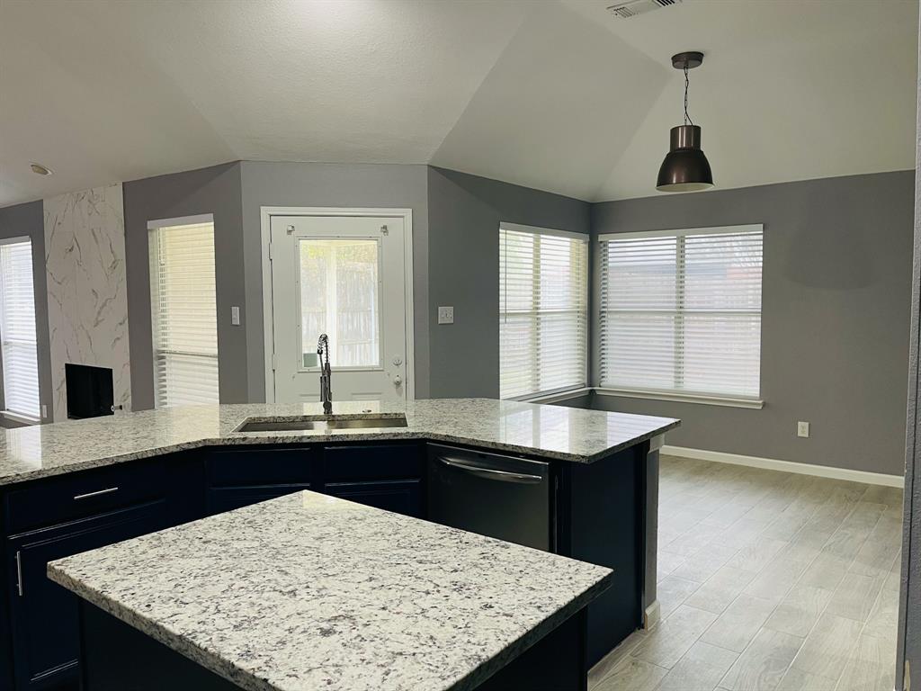 4513 Normandy Way Grand Prairie, TX 75052 - Photo 17 of 40