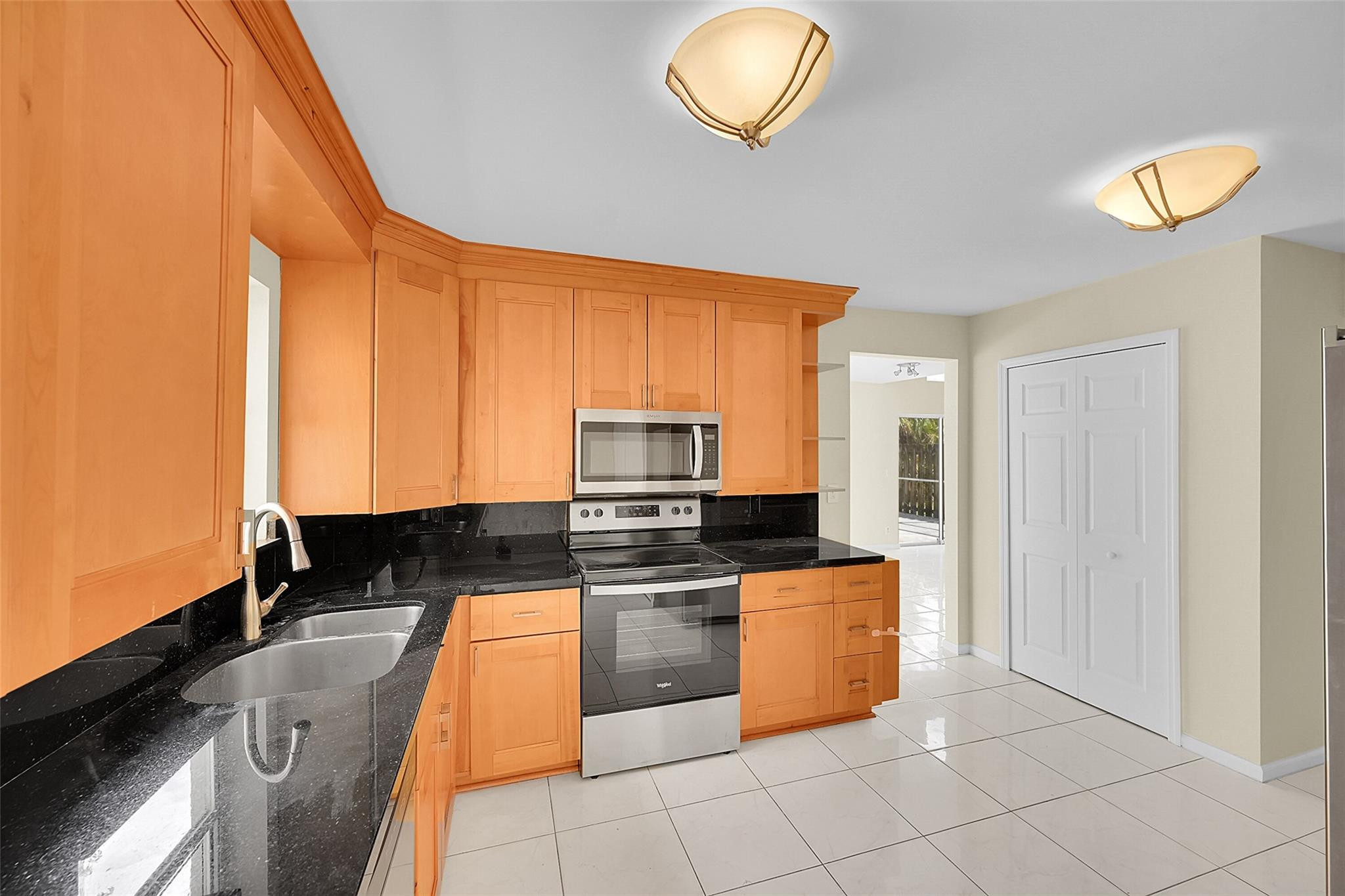 21390 Sawmill Court Boca Raton, FL 33498 - Photo 16 of 38 Photo 16