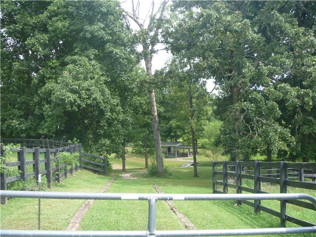 908 Bowling Branch Road Cottontown, TN 37048 - Photo 10 of 20 Gallery Image 10