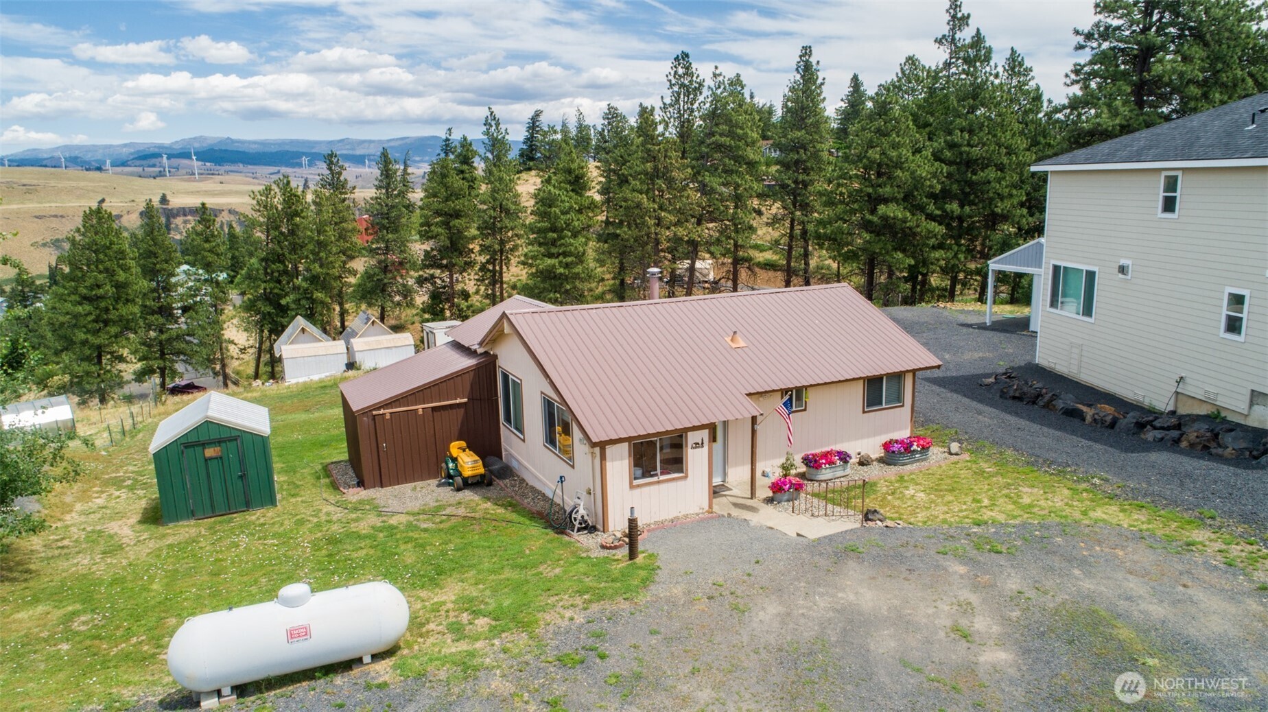 270 Ridge Loop Road Cle Elum, WA 98922 - Photo 2 of 40