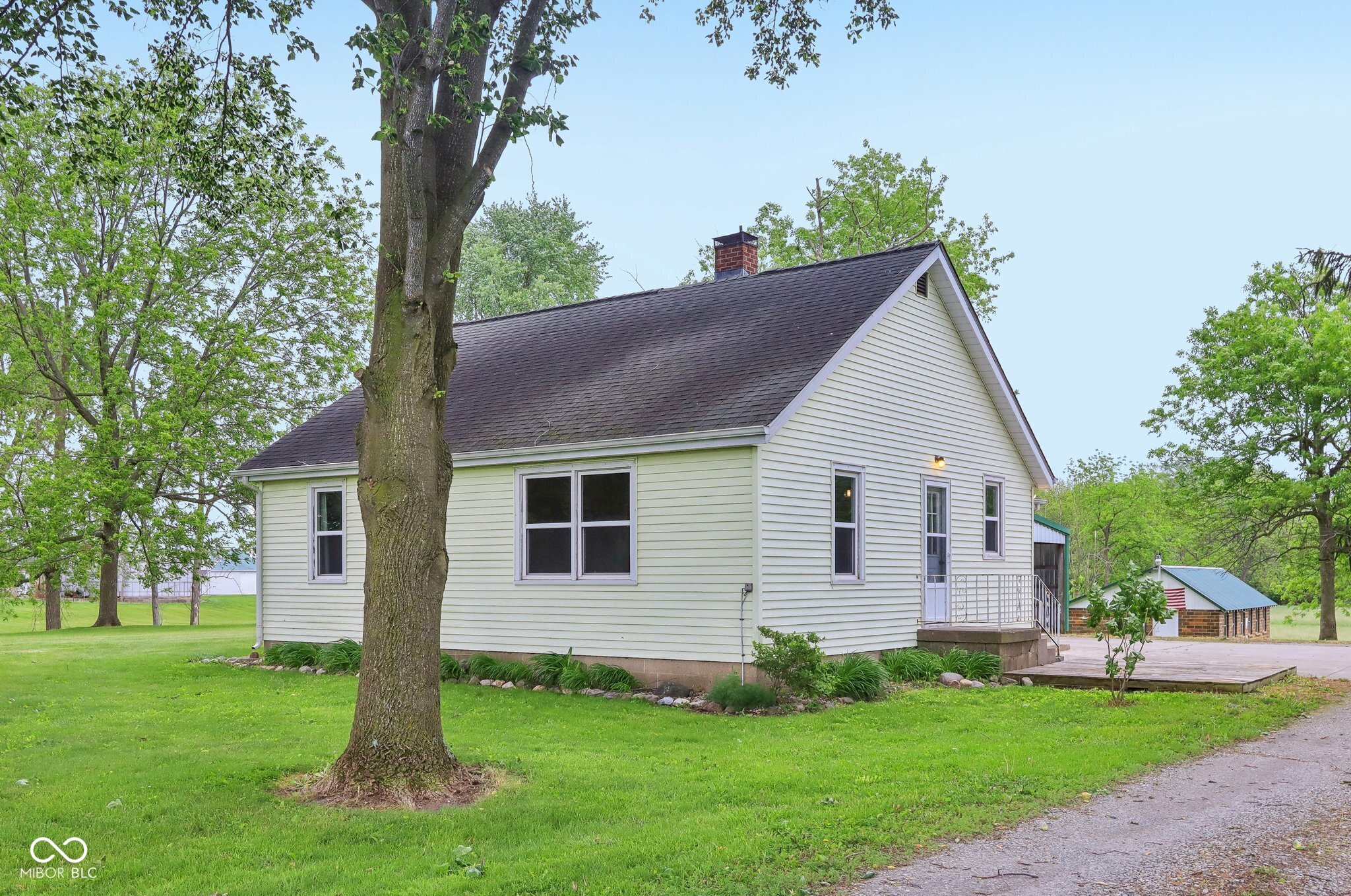 6012 625 West Pendleton, IN 46064 - Photo 2 of 44