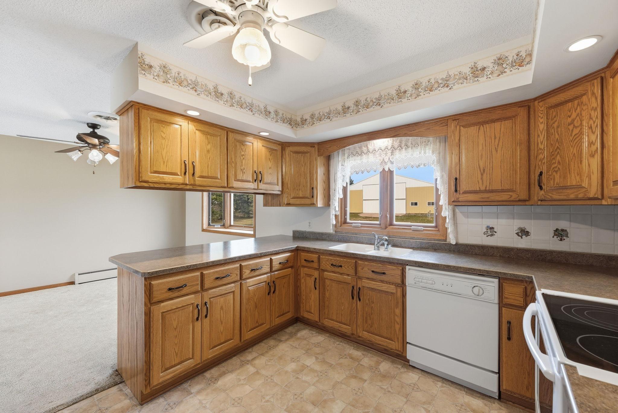 515 151st Street Luverne, MN 56156 - Photo 9 of 46