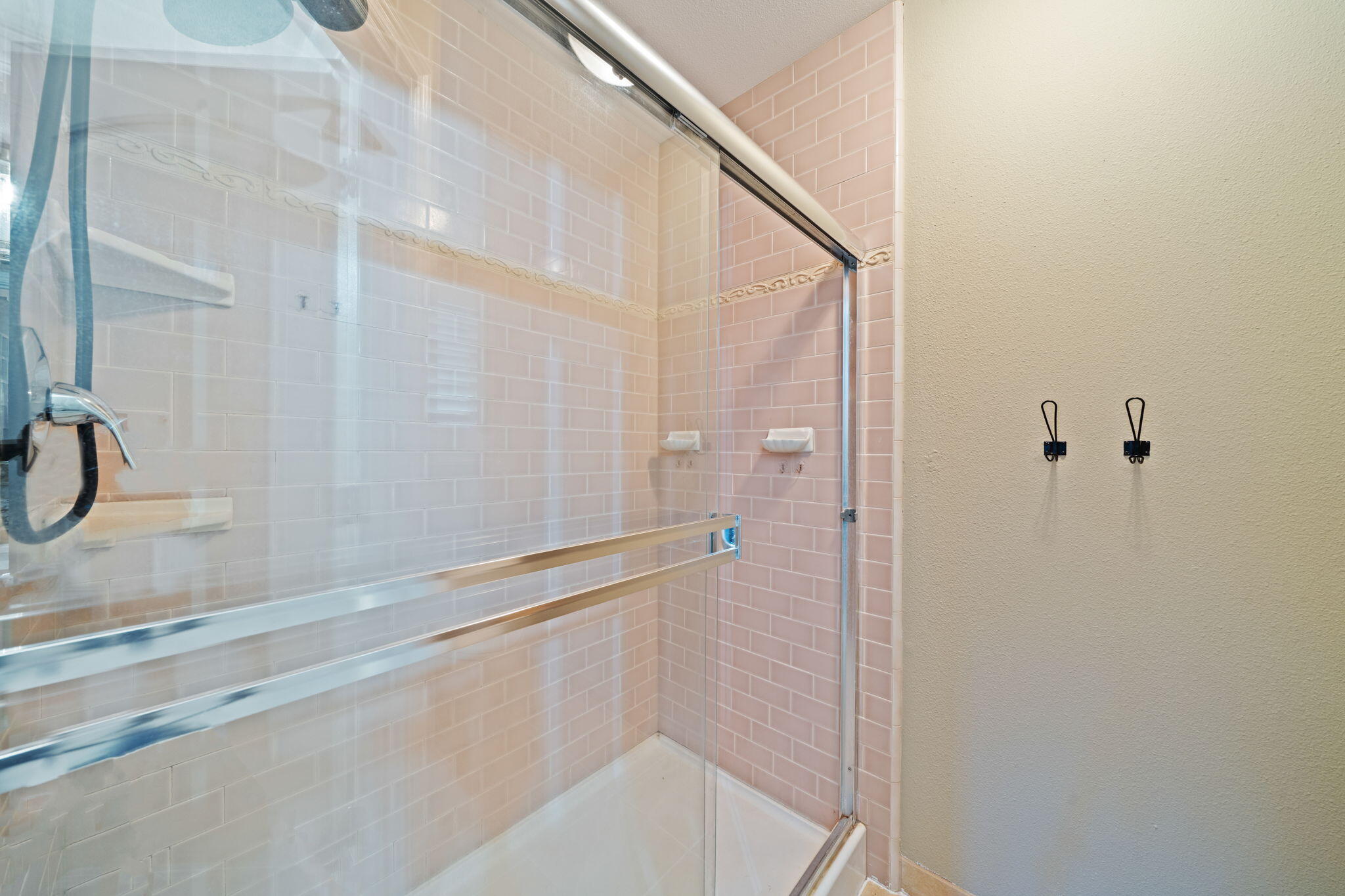 3790 Indio Way Redding, CA 96002 - Photo 22 of 51 Primary Bathroom