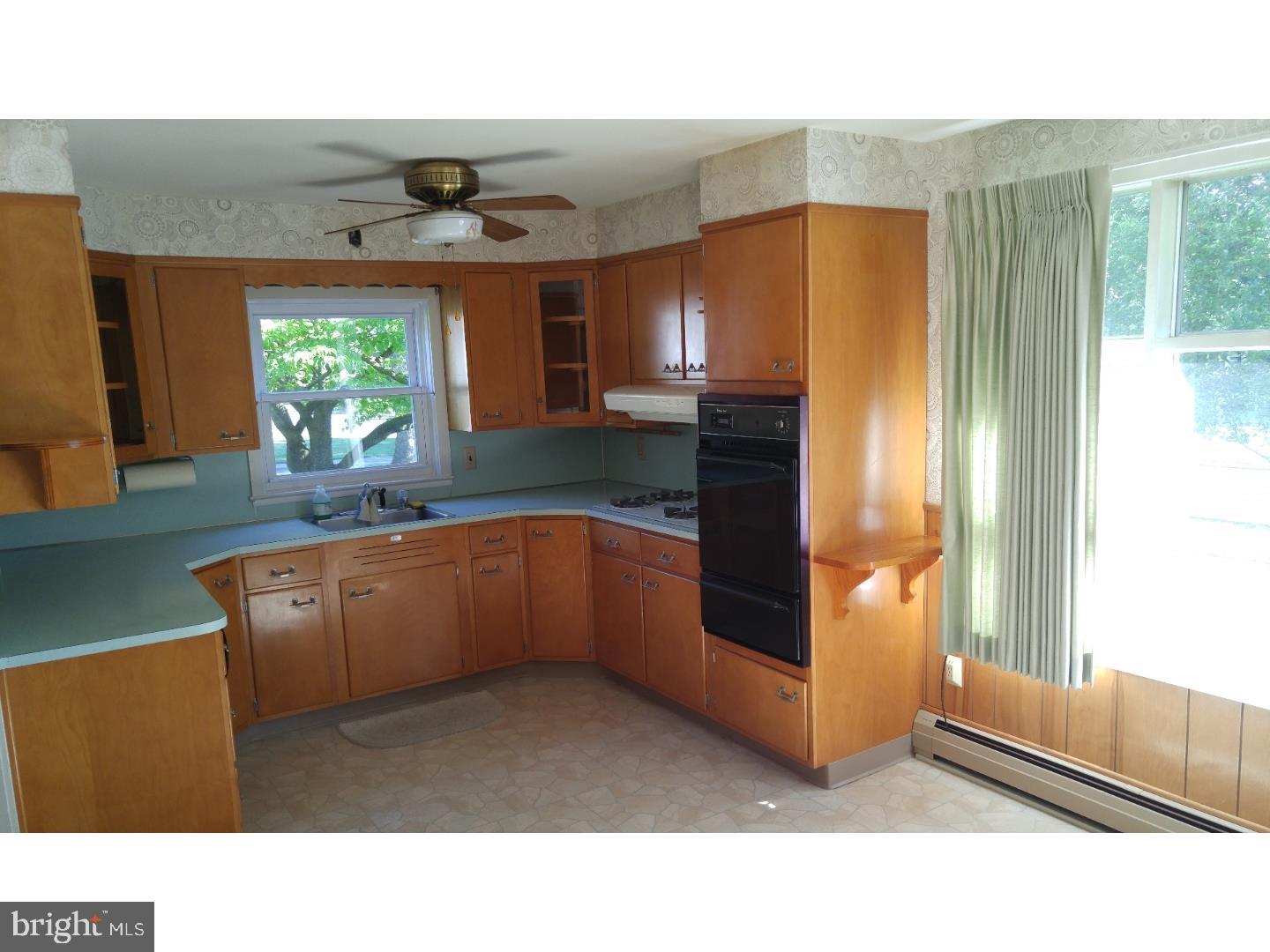 3208 Stoudts Ferry Bridge Road Reading, PA 19605 - Photo 10 of 20 Kitchen