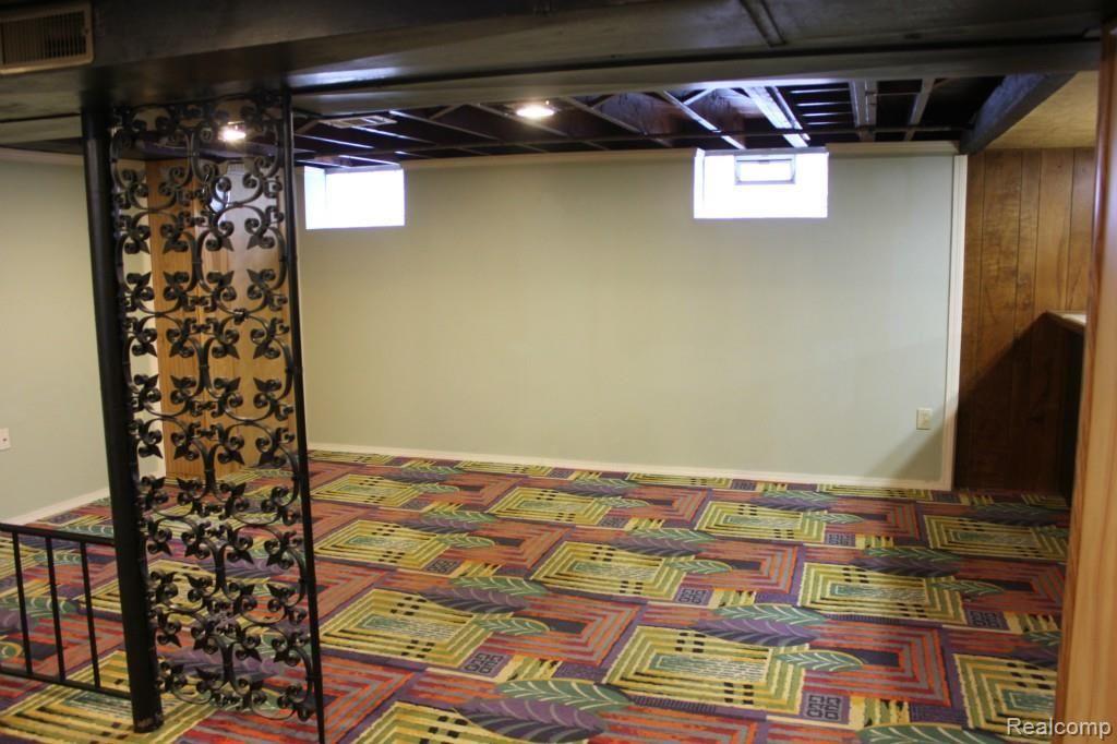 8458 Dale Center Line, MI 48015 - Photo 17 of 30