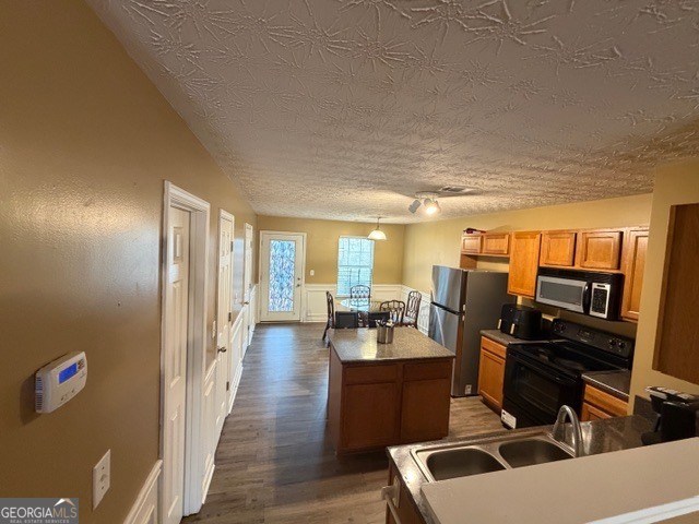 2870 Vining Ridge Terrace Decatur, GA 30034 - Photo 16 of 34 a living room with furniture and a flat screen tv