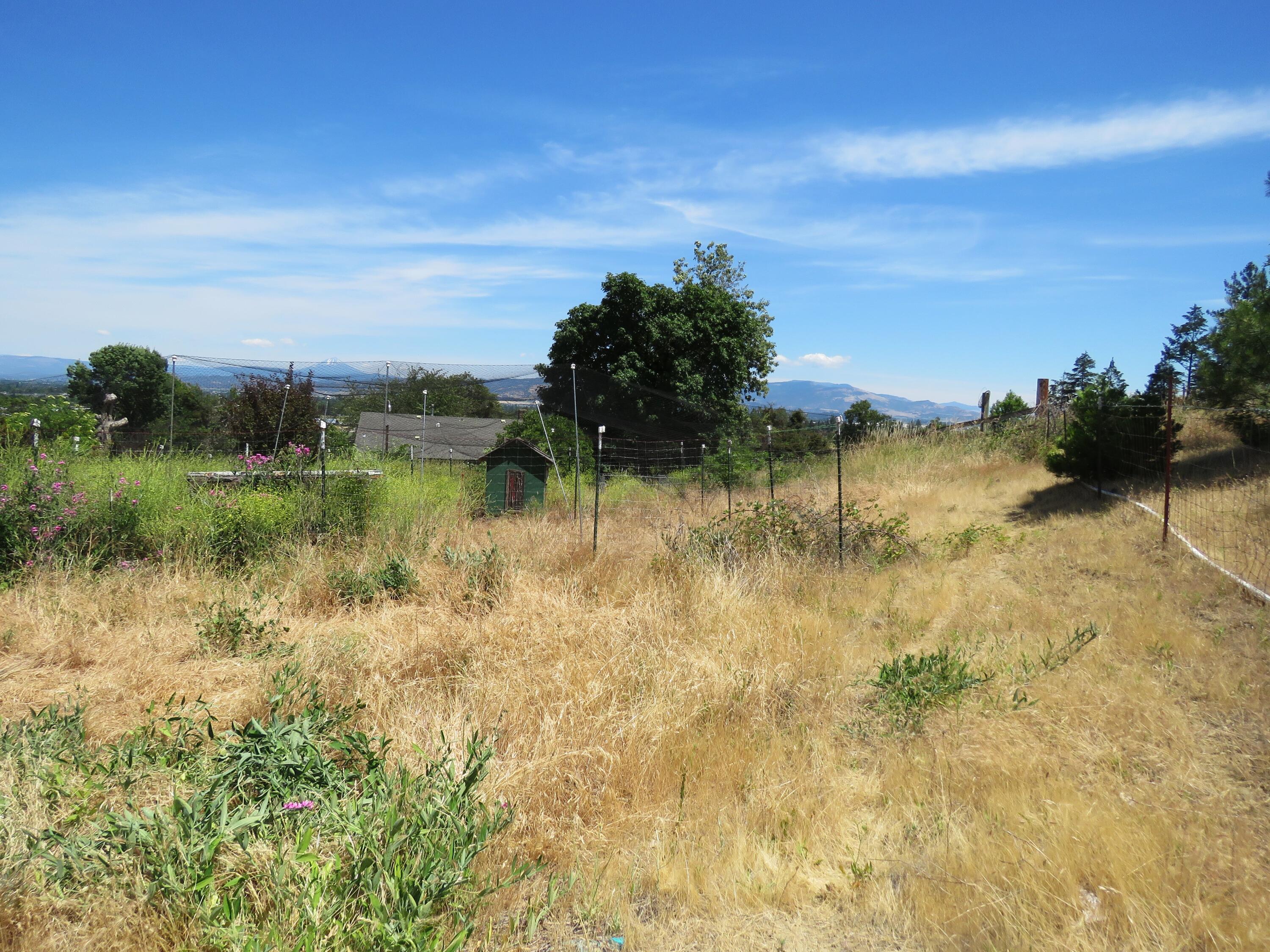 3845 Old Stage Road Medford, OR 97502 - Photo 3 of 15 3845 Old Stage Rd. garden area