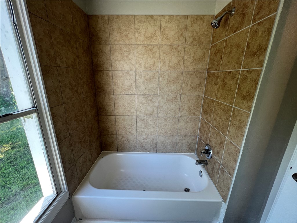 1312 South 30th Street Waco, TX 76711 - Photo 14 of 19