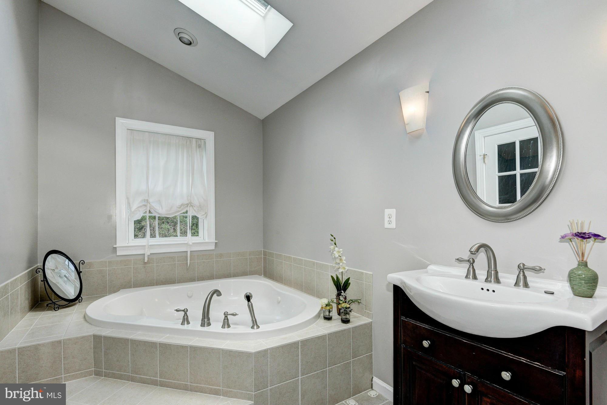 15058 Joshua Tree Road North Potomac, MD 20878 - Photo 18 of 30 Bath (Master)