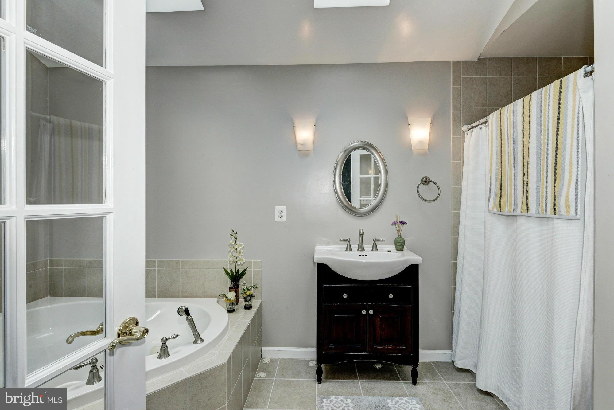 15058 Joshua Tree Road North Potomac, MD 20878 - Photo 19 of 30 Bath (Master)