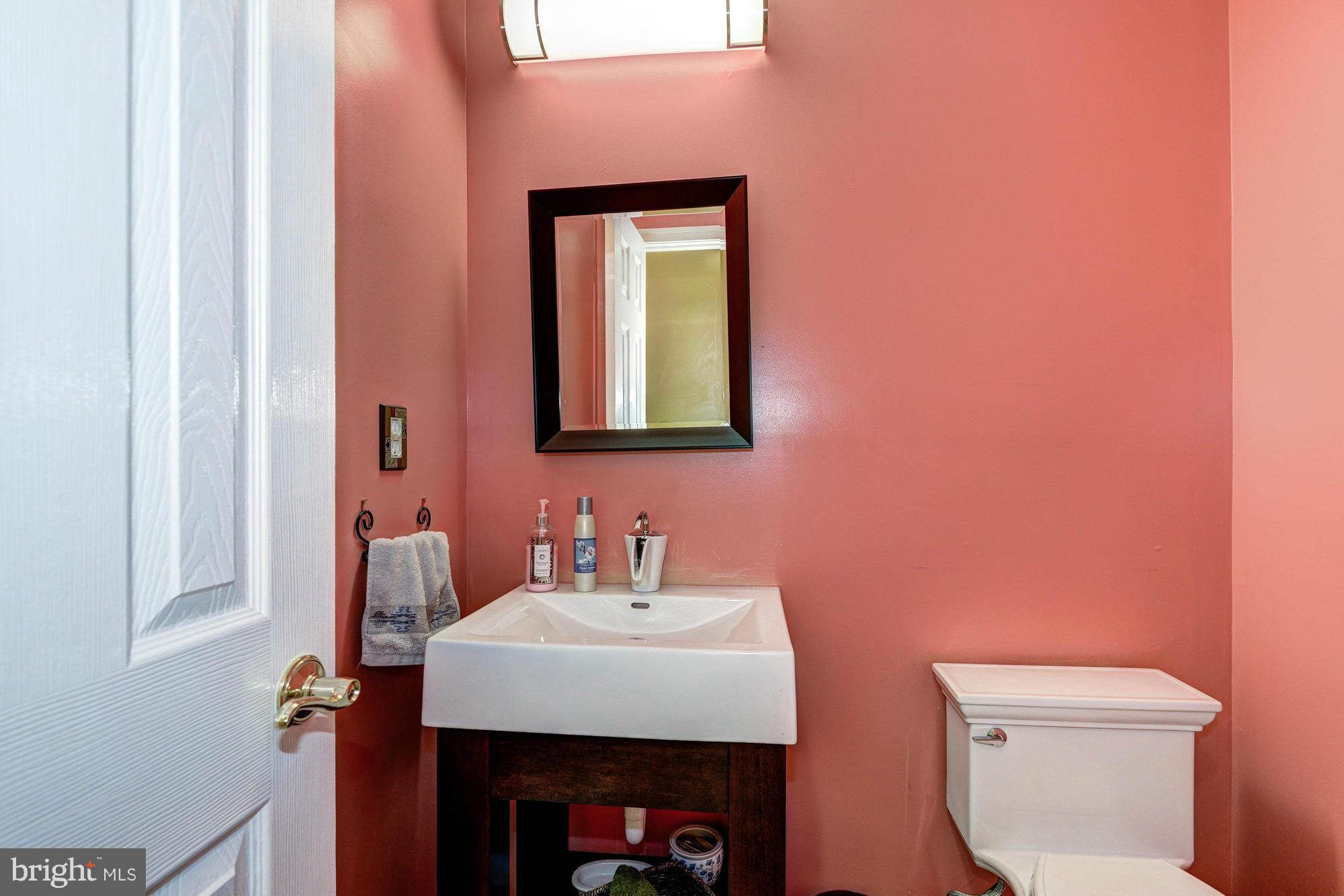 15058 Joshua Tree Road North Potomac, MD 20878 - Photo 7 of 30 Main Level Powder Room