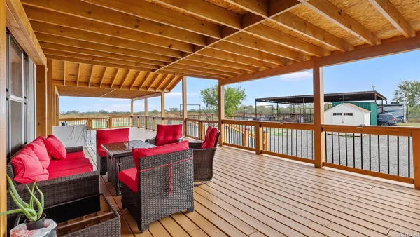 $749,000 | 6286 Farm To Market 2146, Jourdanton, TX 78026