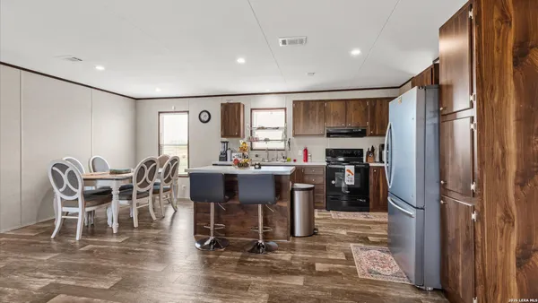 $749,000 | 6286 Farm To Market 2146, Jourdanton, TX 78026