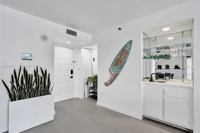 $5,000 | 1201 South Ocean Drive, Unit 908S, Hollywood, FL 33019