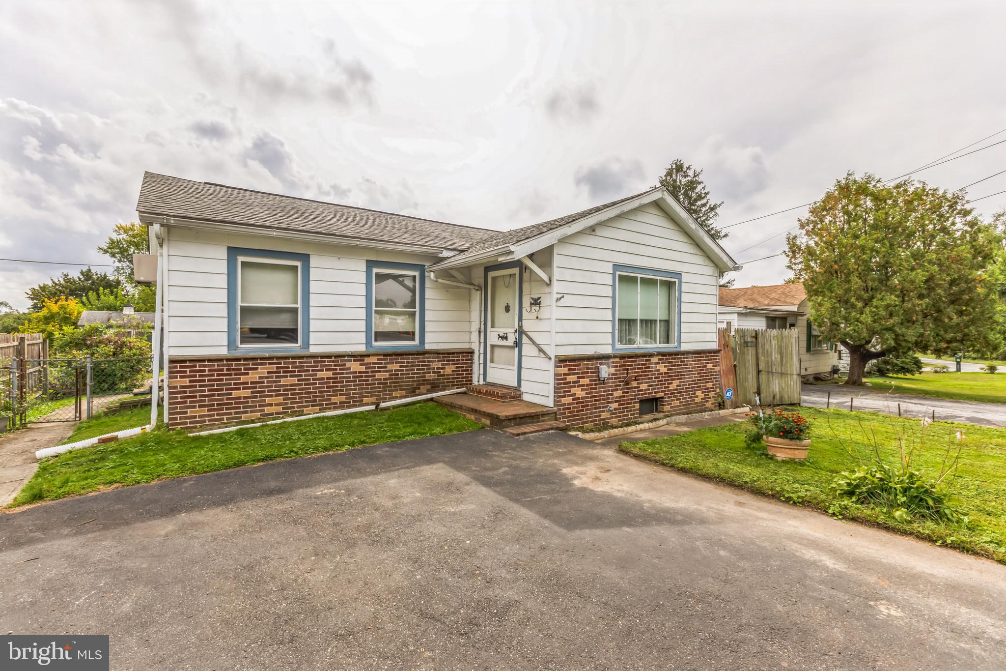 423 Dutton Mill Road Brookhaven, PA 19015 - Photo 1 of 28 Gallery Image 1