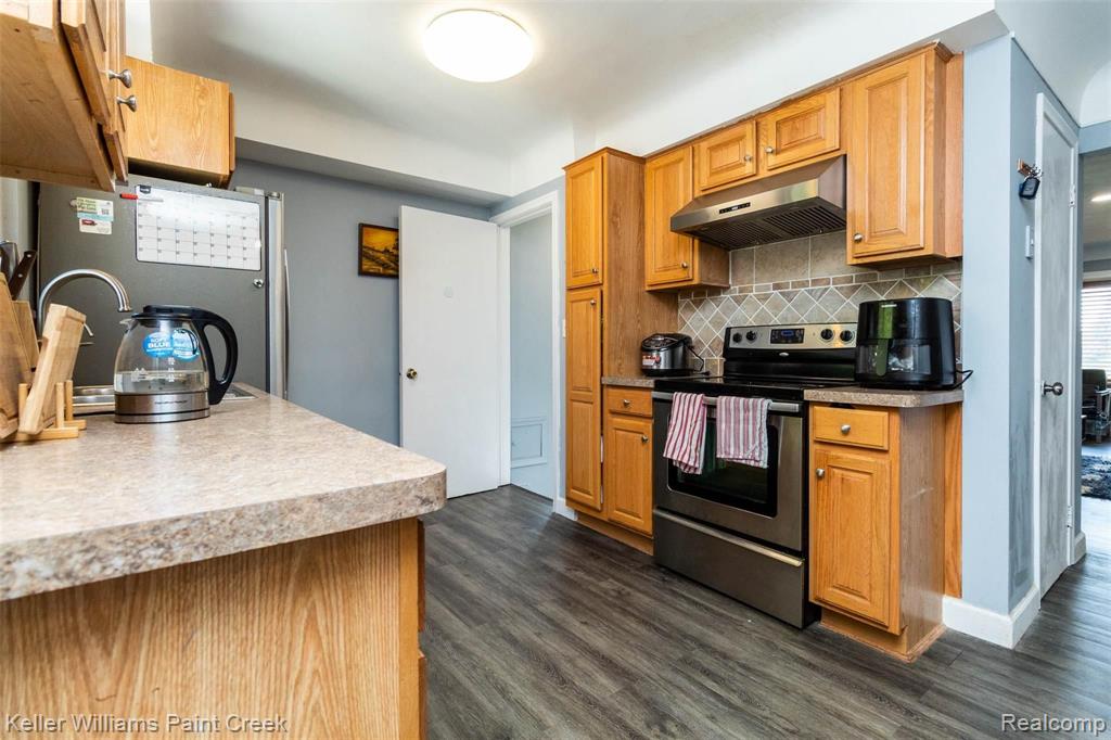 11031 Twelve Mile Road Warren, MI 48093 - Photo 13 of 41