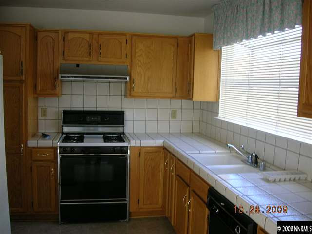 949 Edgecliff Drive Reno, NV 89523 - Photo 3 of 9 Photo 3