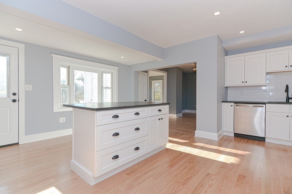 73 Spring Street Mansfield, MA 02048 - Photo 11 of 39 Gallery Image 11