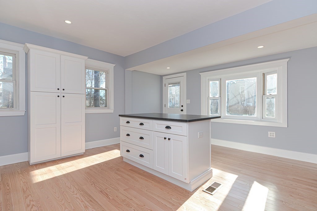 73 Spring Street Mansfield, MA 02048 - Photo 12 of 39 Gallery Image 12