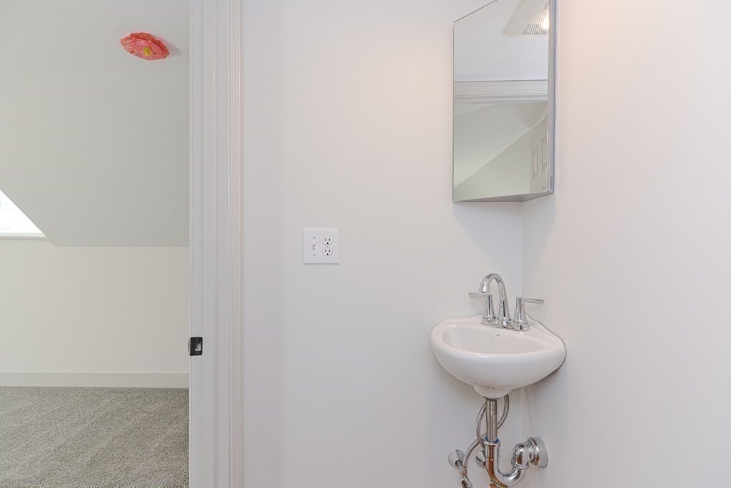 73 Spring Street Mansfield, MA 02048 - Photo 27 of 39 Gallery Image 27