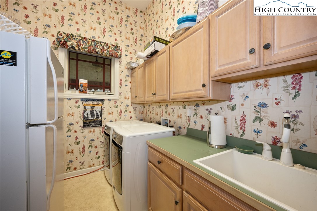 163 River Pointe Lane Boone, NC 28607 - Photo 10 of 48 Gallery Image 10