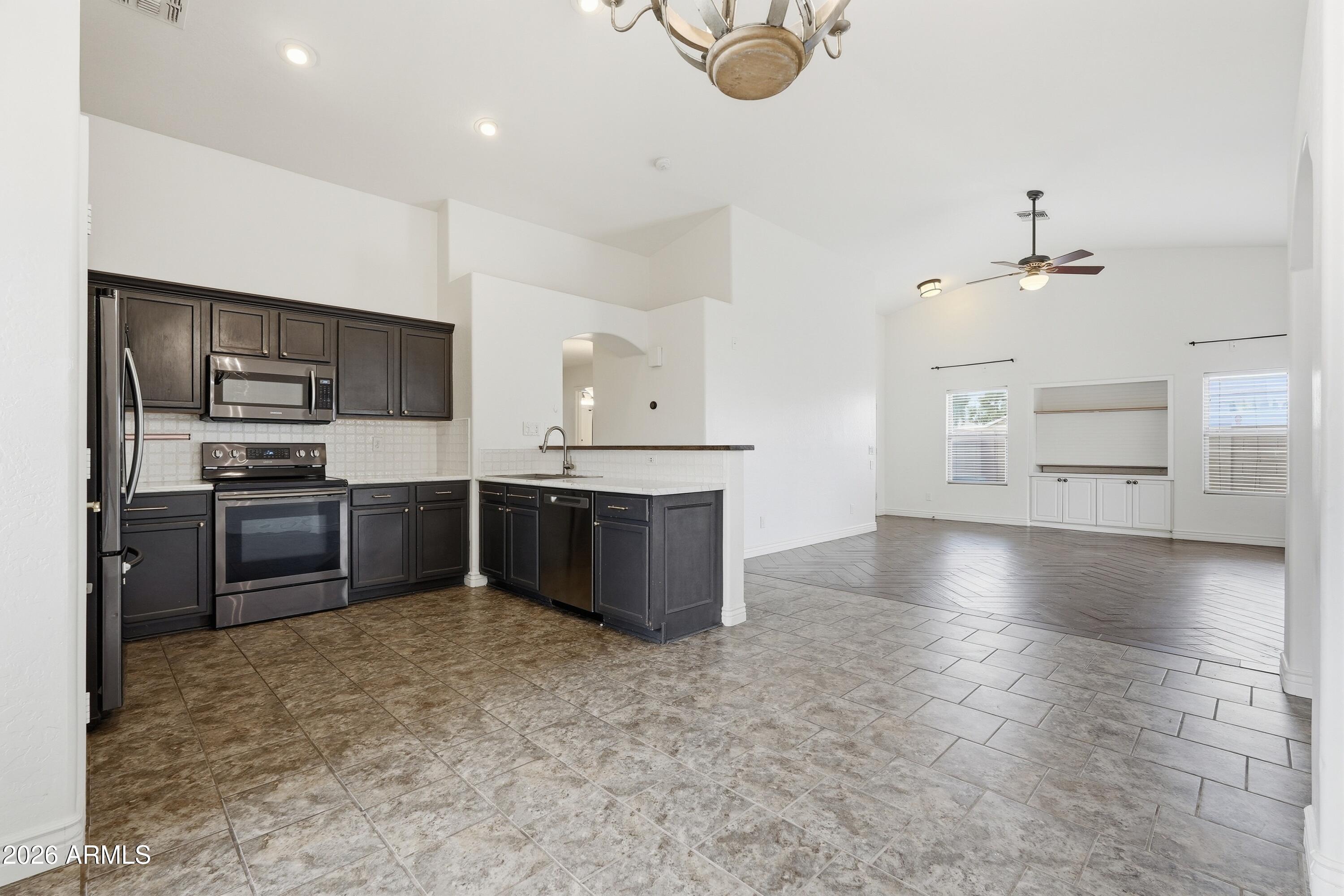 3242 East Bonanza Road Gilbert, AZ 85297 - Photo 6 of 36 011_ListerPros