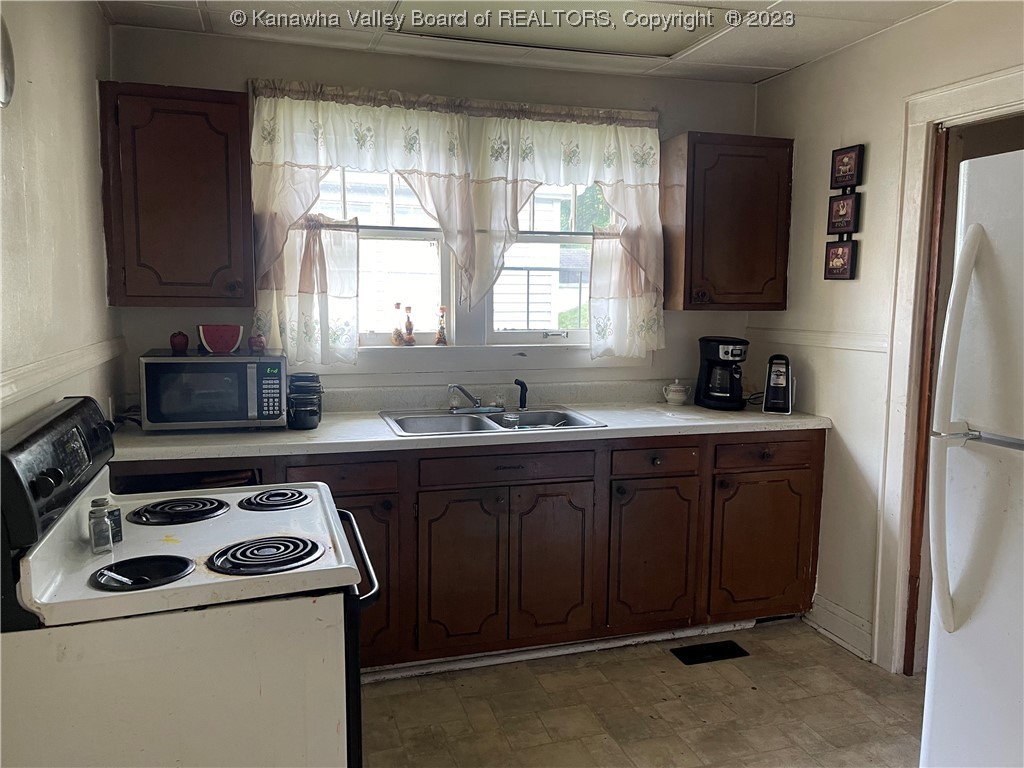 3217 Old Logan Road Logan, WV 25601 - Photo 2 of 20 Gallery Image 2
