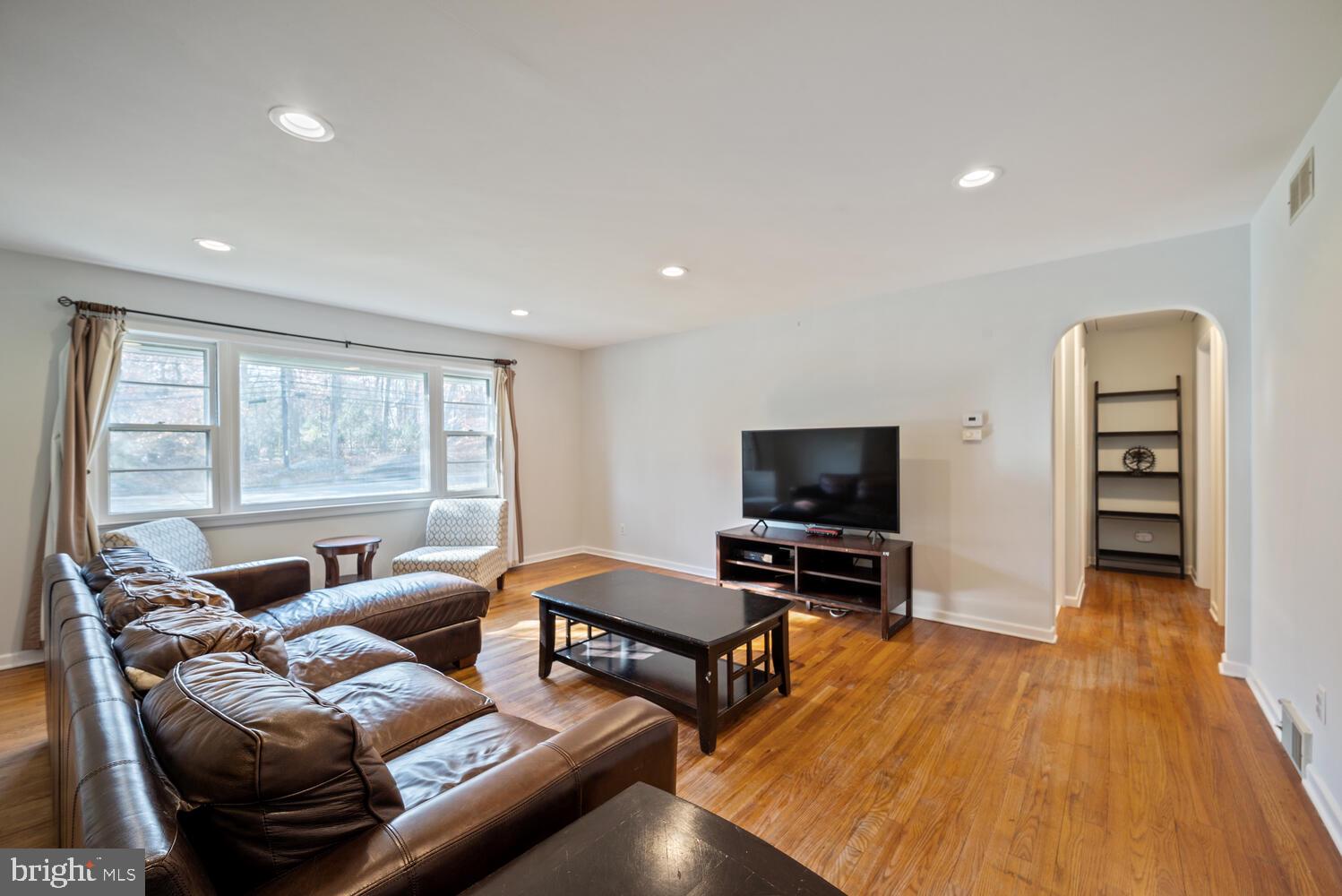 271 Princeton Hightstown Road Princeton Junction, NJ 08550 - Photo 37 of 44