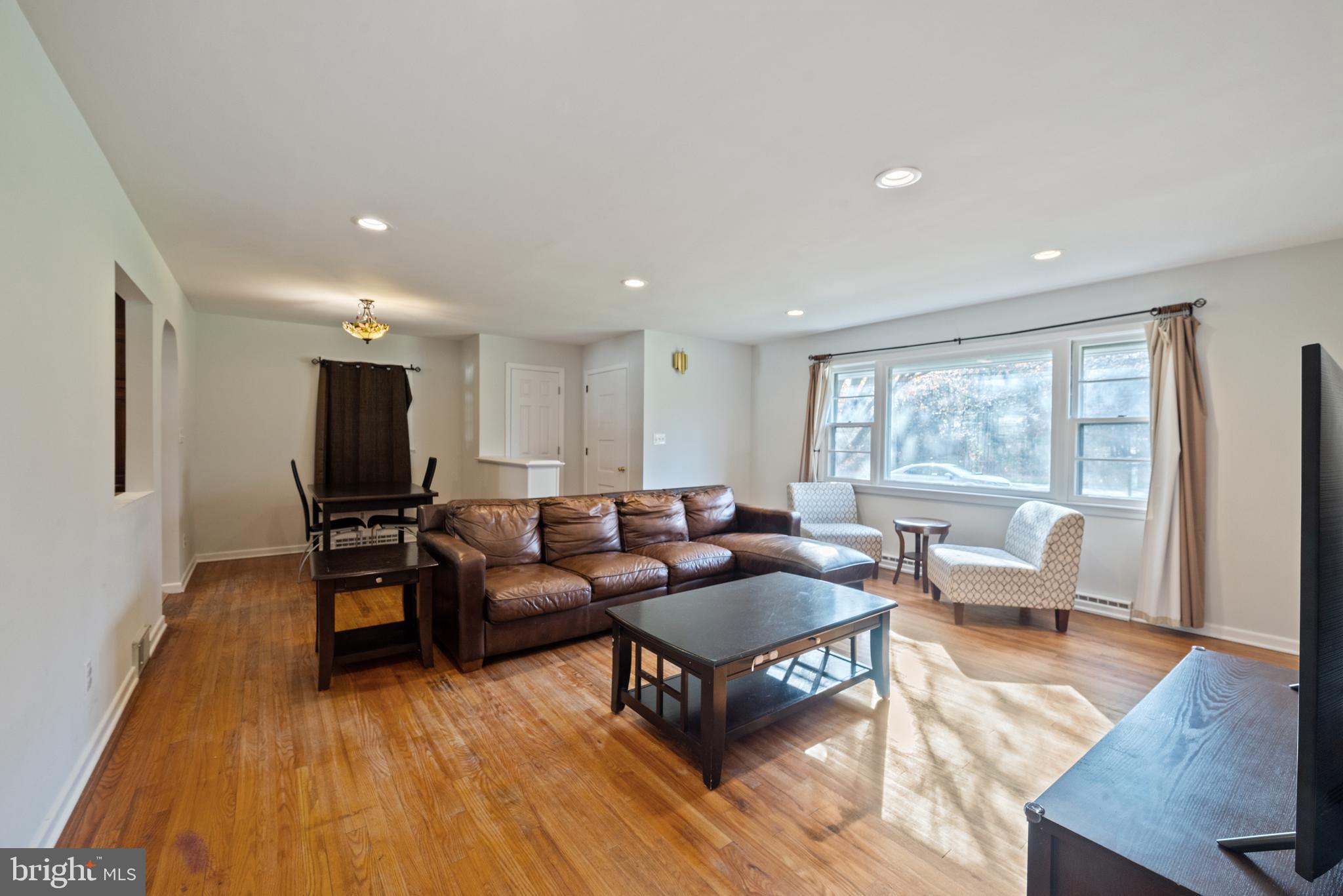 271 Princeton Hightstown Road Princeton Junction, NJ 08550 - Photo 4 of 44