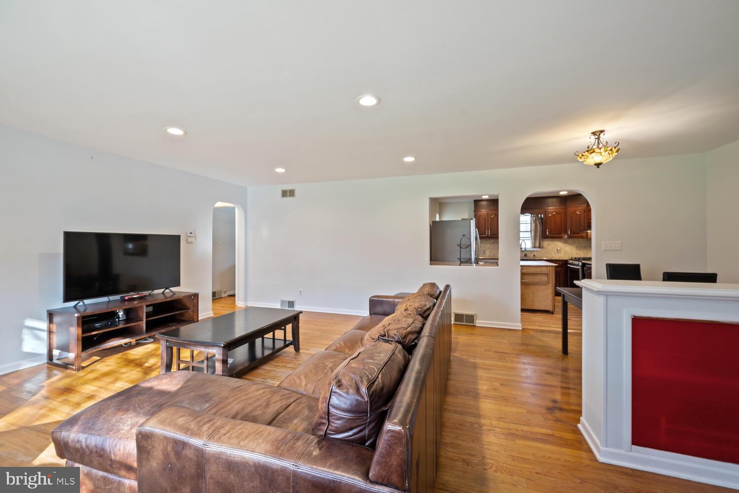 271 Princeton Hightstown Road Princeton Junction, NJ 08550 - Photo 5 of 44