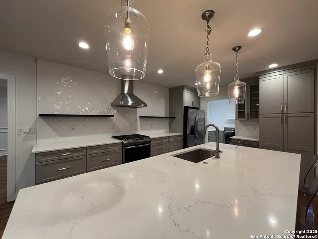 $3,150 | 127 Larchmont Drive, San Antonio, TX 78209