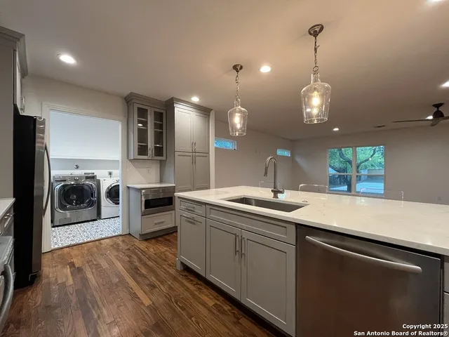 $3,150 | 127 Larchmont Drive, San Antonio, TX 78209