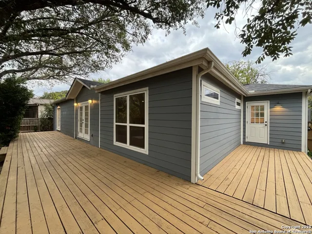 $3,150 | 127 Larchmont Drive, San Antonio, TX 78209