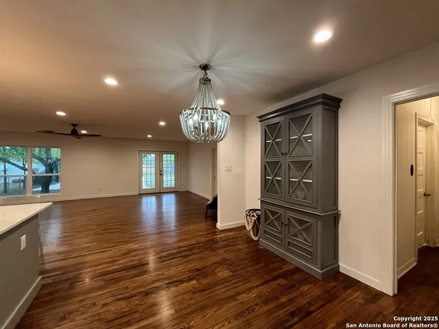 $3,150 | 127 Larchmont Drive, San Antonio, TX 78209