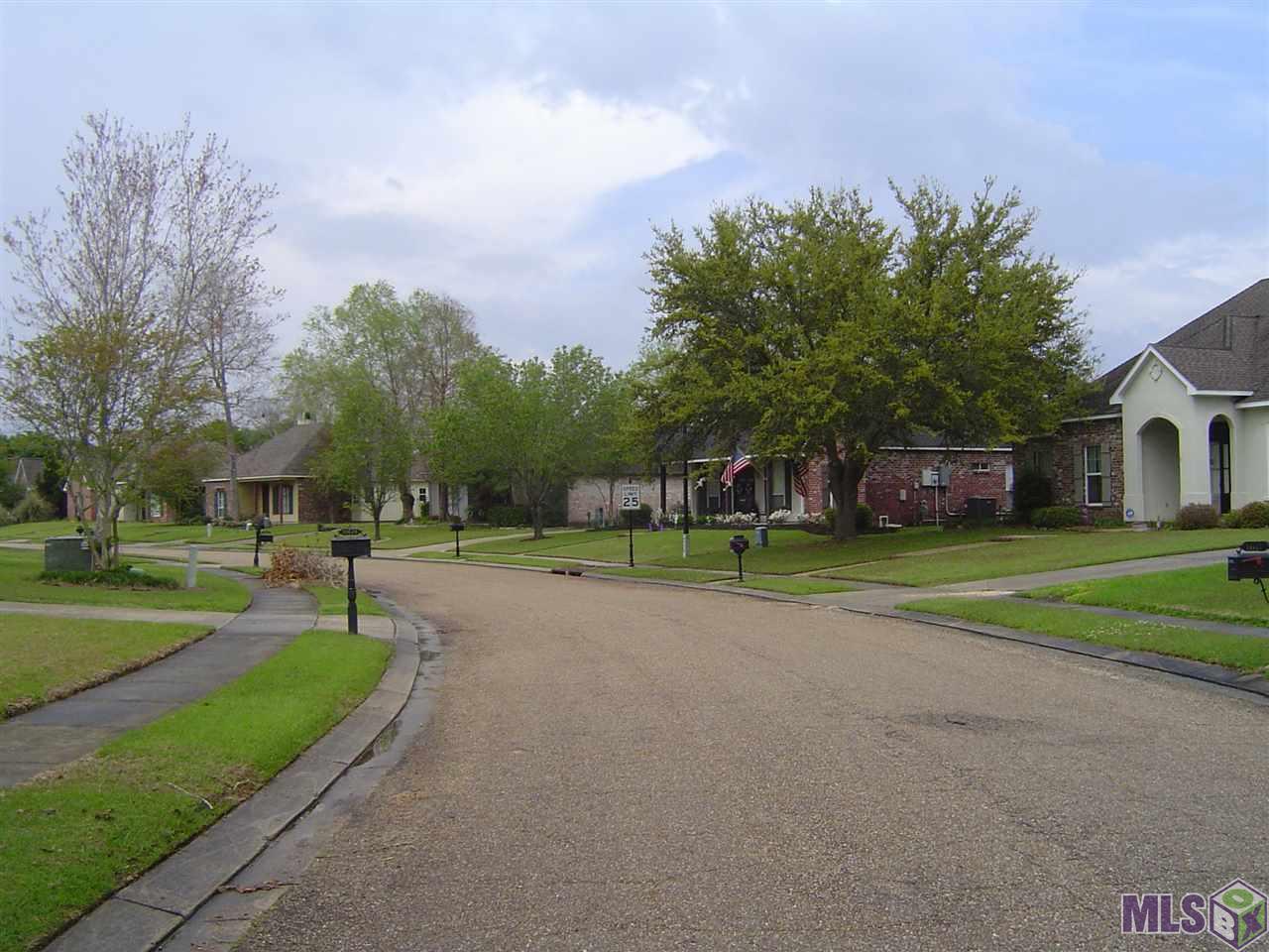 10636 Ridgebrook Avenue Baton Rouge, LA 70809 - Photo 3 of 17