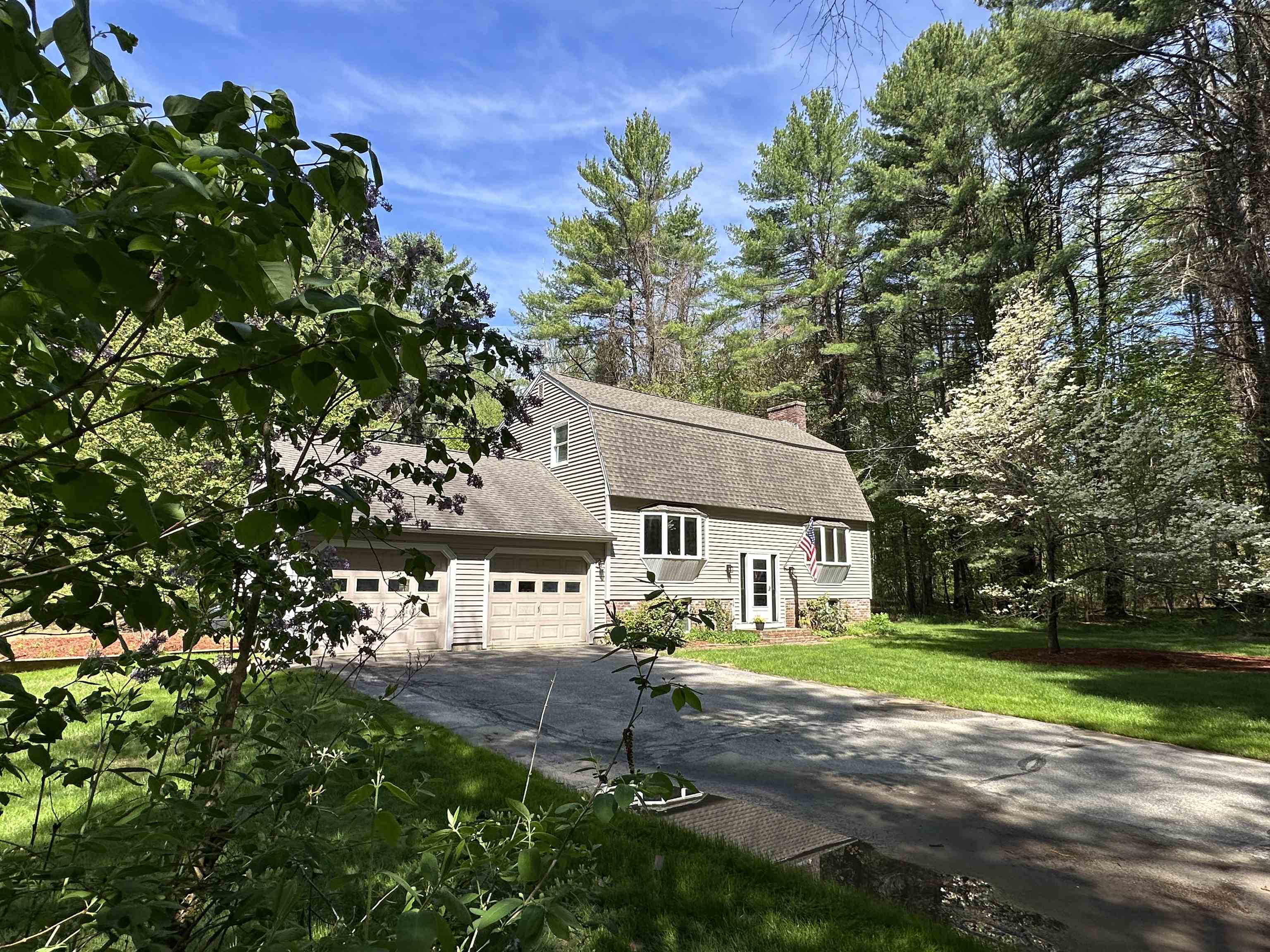 4 Schoolhouse Road Amherst, NH 03031 - Photo 2 of 53 Gallery Image 2