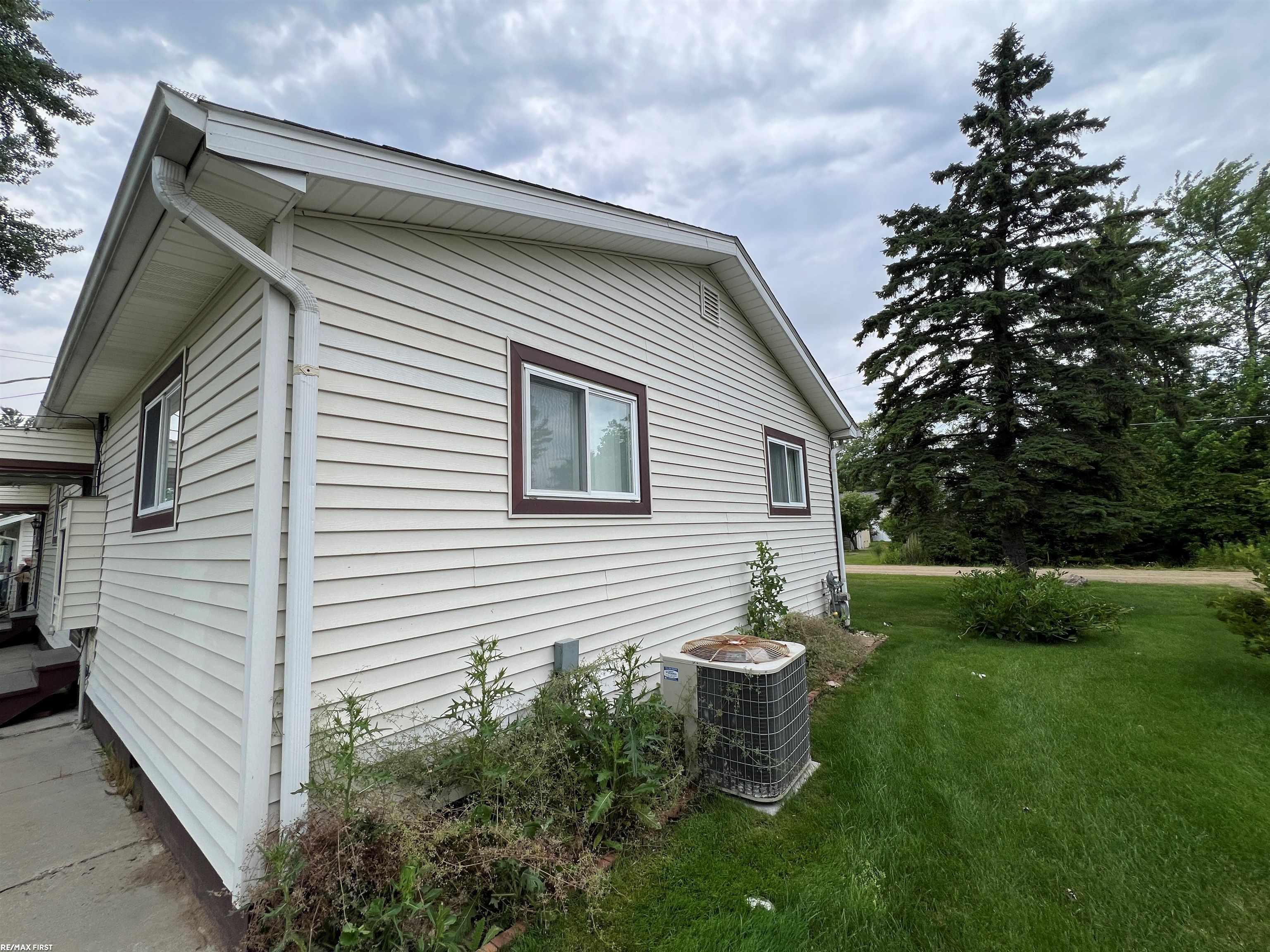 7324 Mortimer Line Road Lexington, MI 48450 - Photo 12 of 19 50146653-ee14820b-ff19-4e02-9ee0-48e433231148.JPG