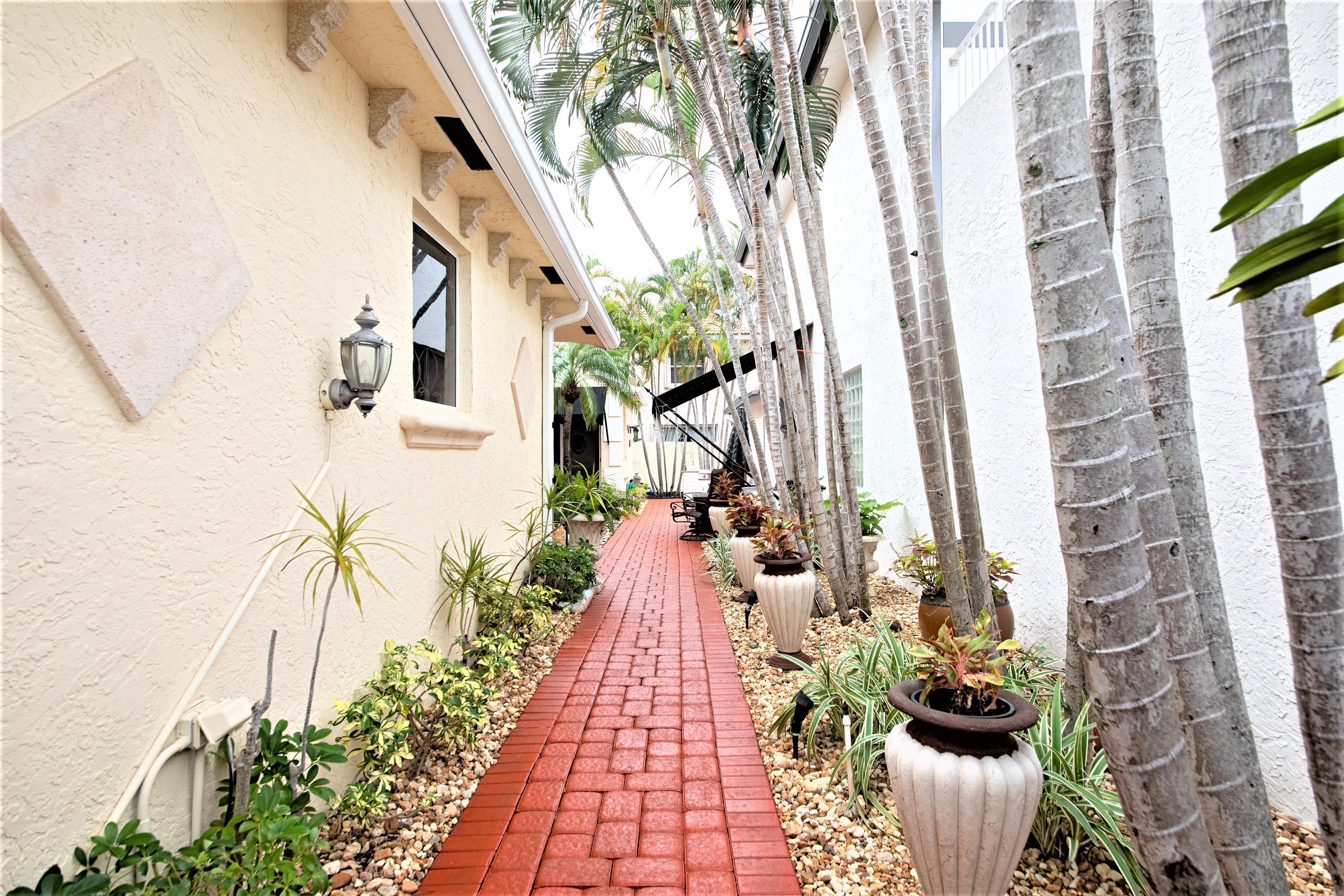 3555 Commodore Circle Delray Beach, FL 33483 - Photo 5 of 34 A FRONT 3